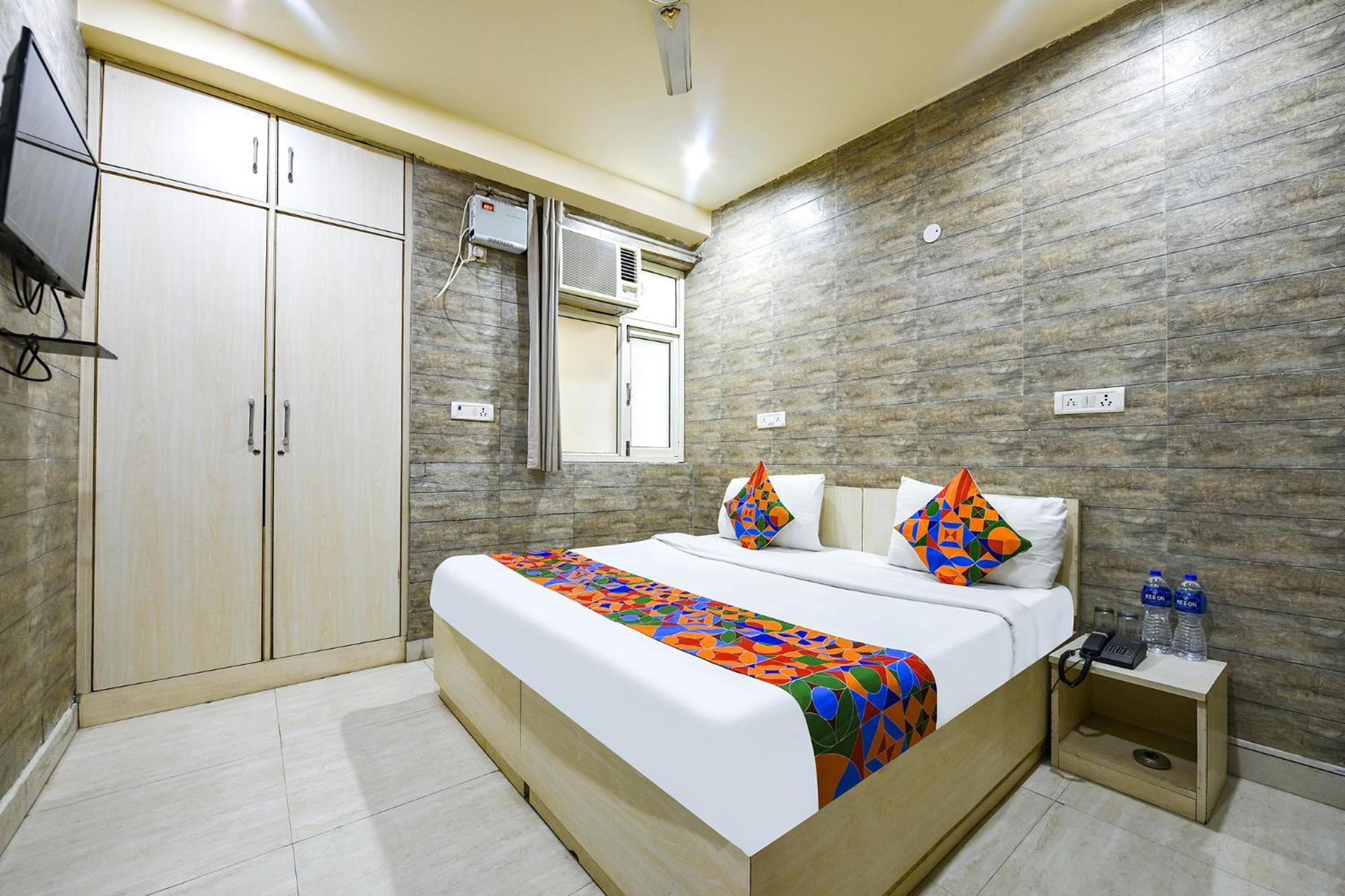 Fabhotel Model Town New Delhi