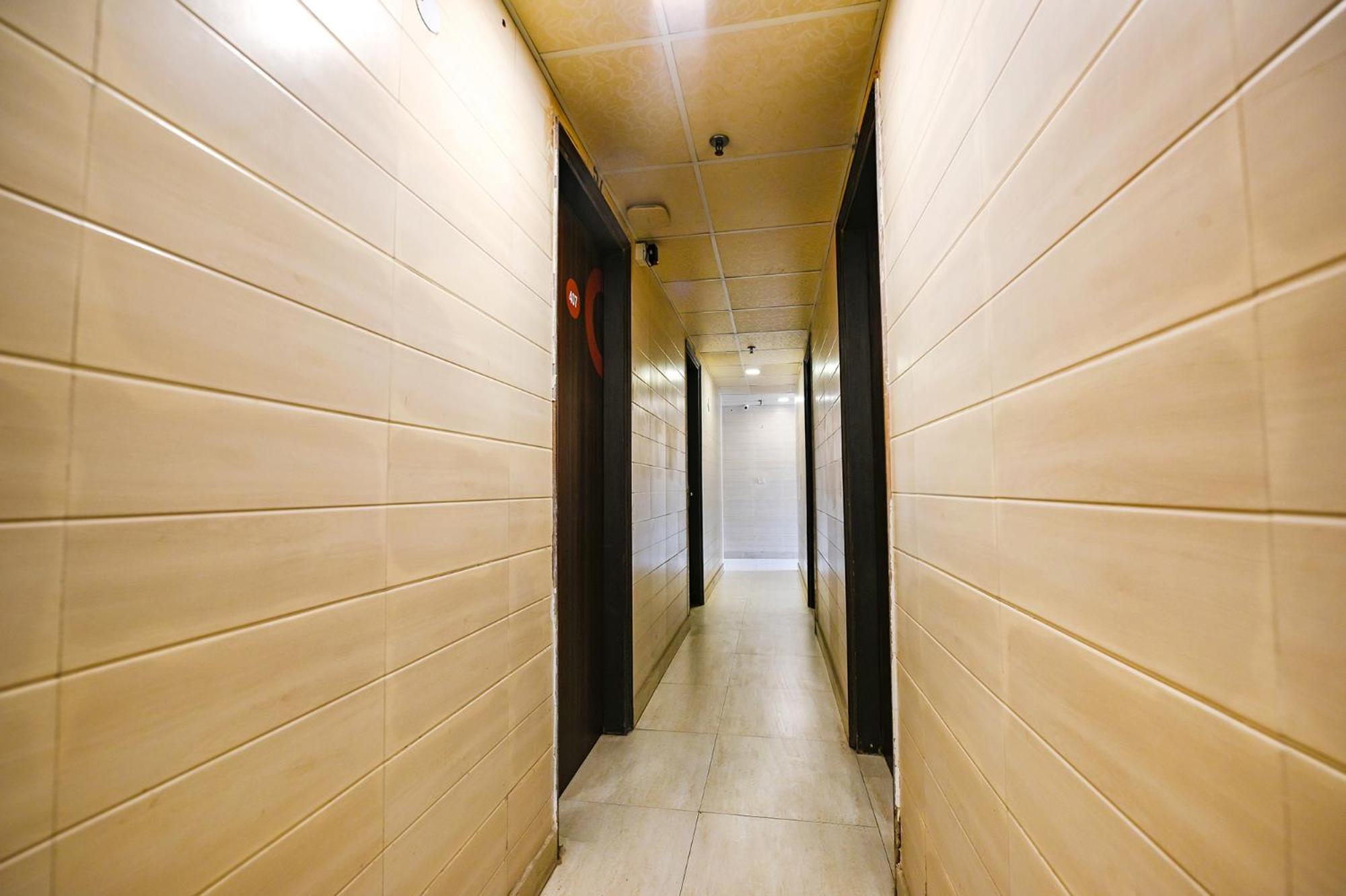 Fabhotel Model Town New Delhi